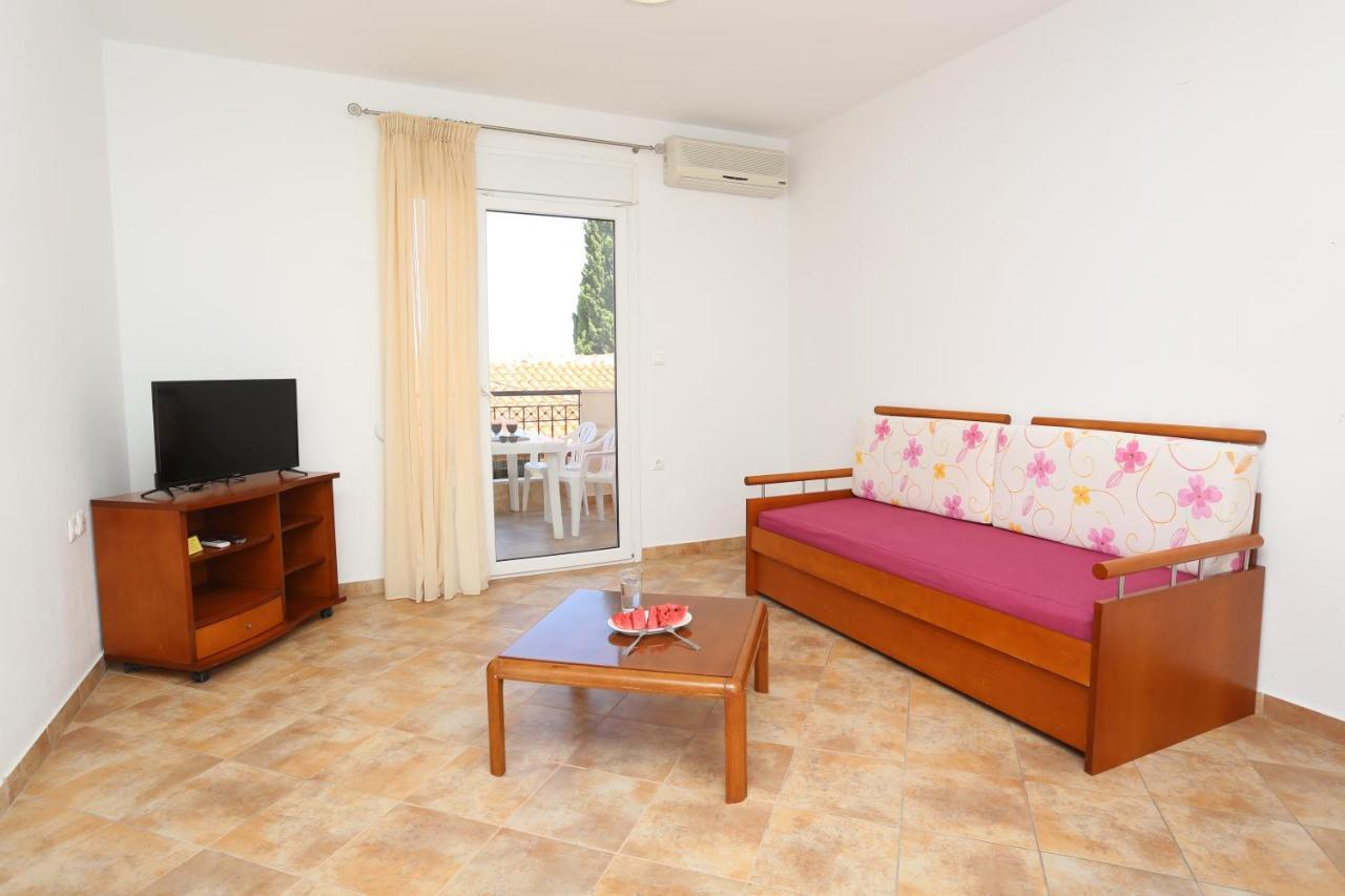 Palia Platia Apartments 佩科霍里 外观 照片